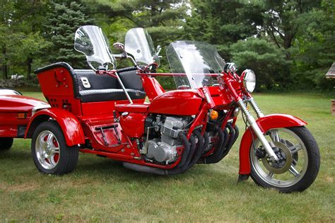 motorcycles trikes for adults